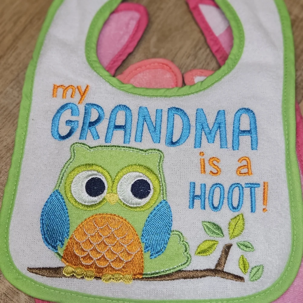 Bundle of 7 baby bibs